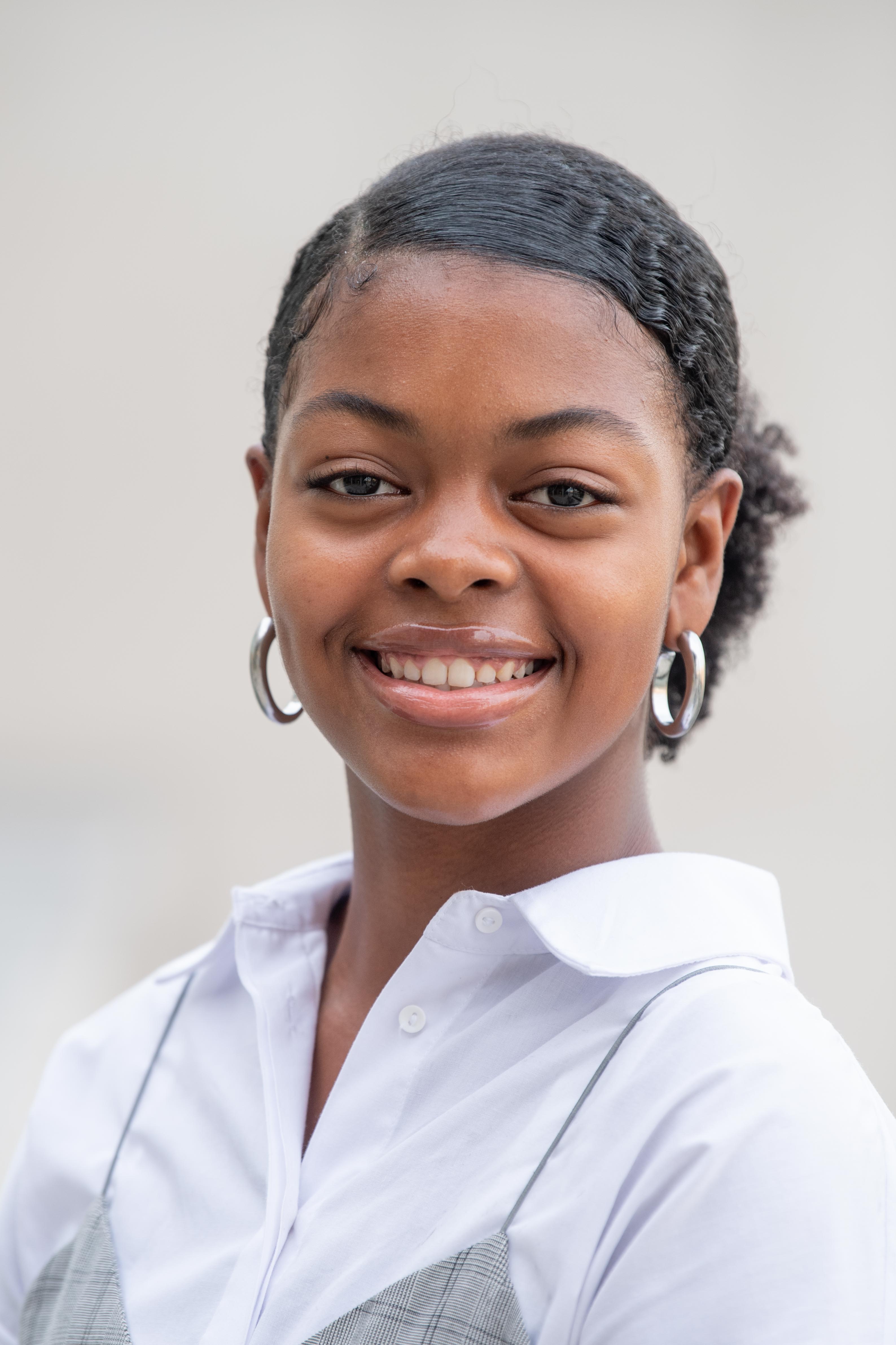 2019 Scholar - Lauren Renford (2) 2019 Scholar - Lauren Renford (2)